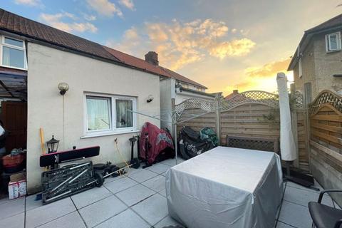 65 Abbots Road, Edgware, HA8 0RG