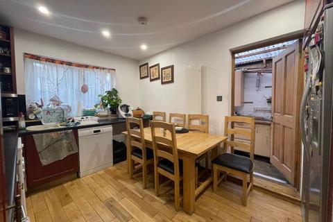 65 Abbots Road, Edgware, HA8 0RG