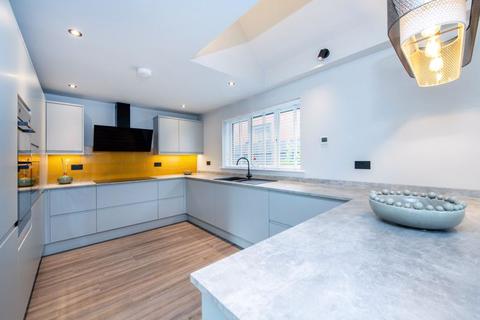 Somersby Lodge, 21a Fen Road, East Kirkby, Spilsby, PE23 4DB