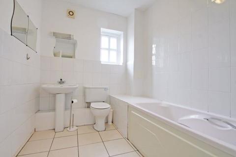 1 bedroom property to rent - Fuller Close, E2