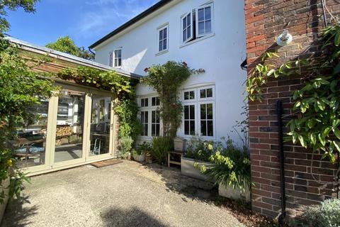 40 Liphook Road, Haslemere, GU27 1PA