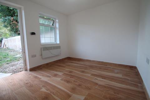 1 bedroom apartment to rent - New Road, Uxbridge, UB8