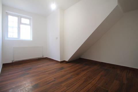 2 bedroom apartment to rent, New Road, Uxbridge, UB8