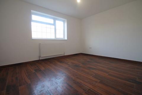 2 bedroom apartment to rent, New Road, Uxbridge, UB8