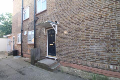 2 bedroom apartment to rent, New Road, Uxbridge, UB8