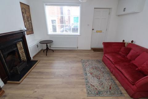 2 bedroom mews to rent, Alma Street, Wivenhoe