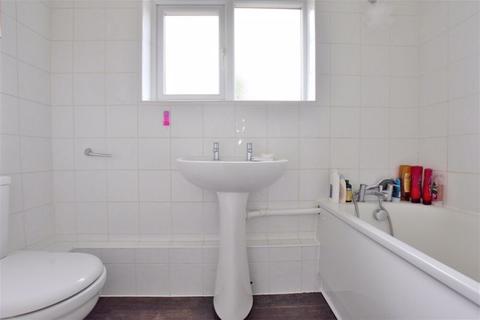 122a Blenheim Road, Harrow, HA2 7AA