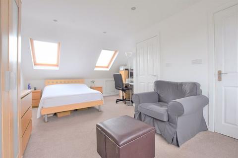 122a Blenheim Road, Harrow, HA2 7AA