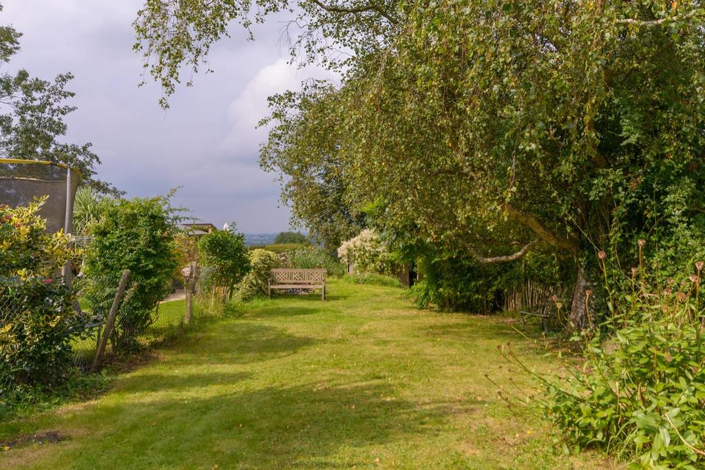 Parkfield Rank, Pucklechurch 2 bed terraced house £250,000