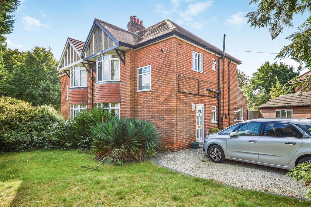 Yarborough Crescent, Lincoln 3 bed house £920 pcm (£212 pw)