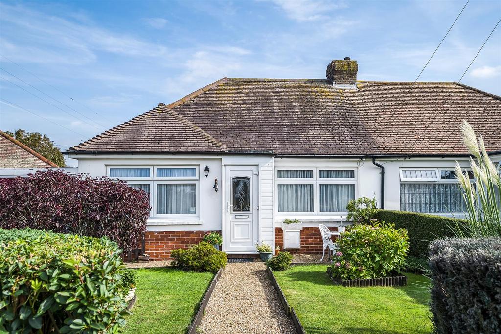 West Close, Polegate 2 bed semidetached bungalow £300,000