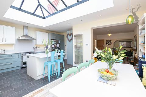 34 Heath Drive, Theydon Bois, Epping, CM16 7HL