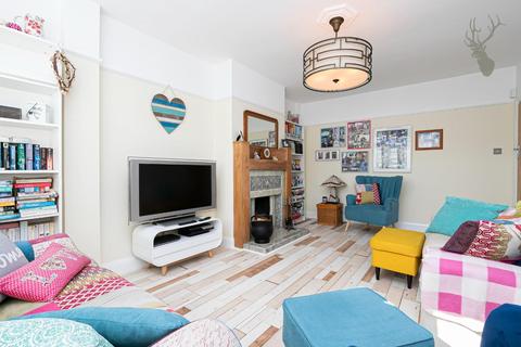 34 Heath Drive, Theydon Bois, Epping, CM16 7HL