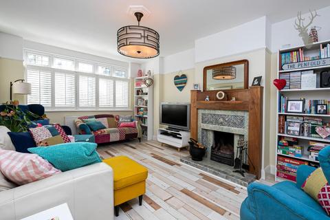 34 Heath Drive, Theydon Bois, Epping, CM16 7HL