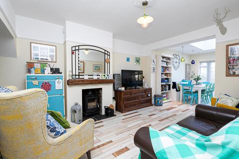 34 Heath Drive, Theydon Bois, Epping, CM16 7HL