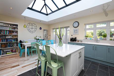 34 Heath Drive, Theydon Bois, Epping, CM16 7HL
