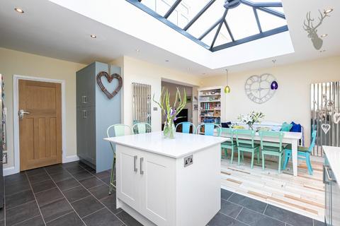 34 Heath Drive, Theydon Bois, Epping, CM16 7HL