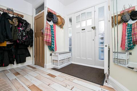 34 Heath Drive, Theydon Bois, Epping, CM16 7HL