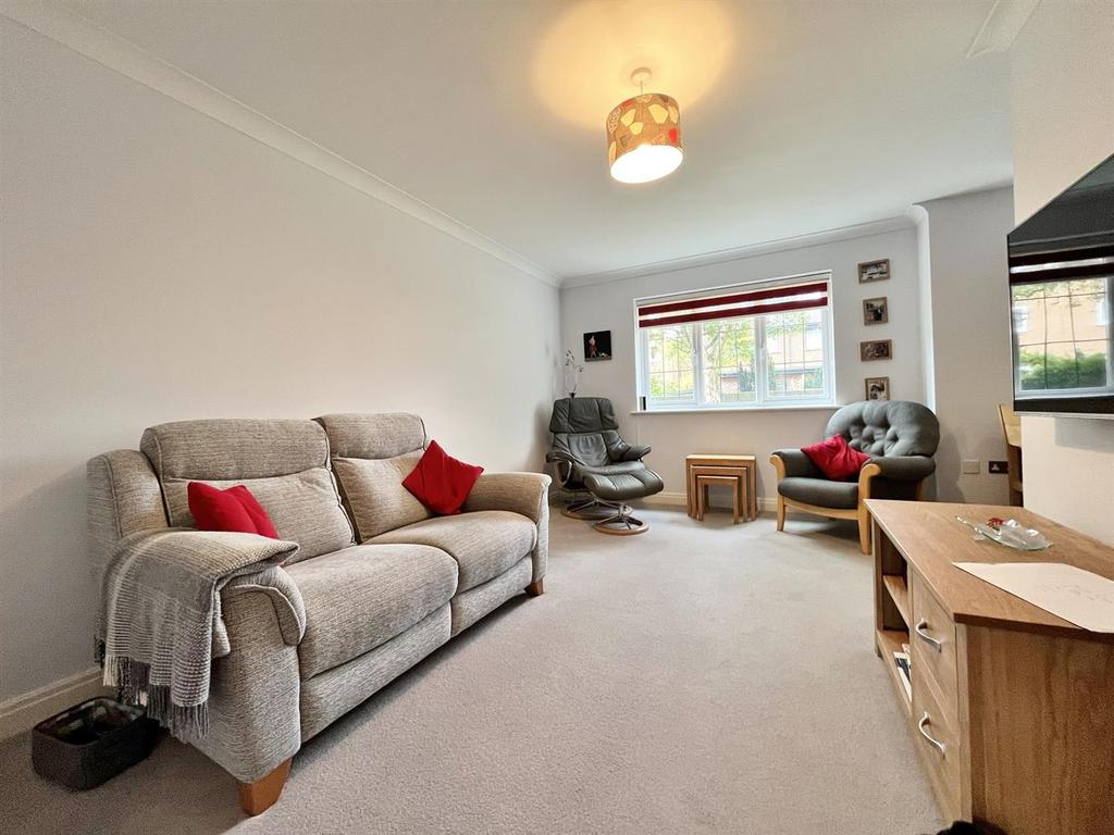 Clifton Gate, Lytham 2 bed flat £205,000