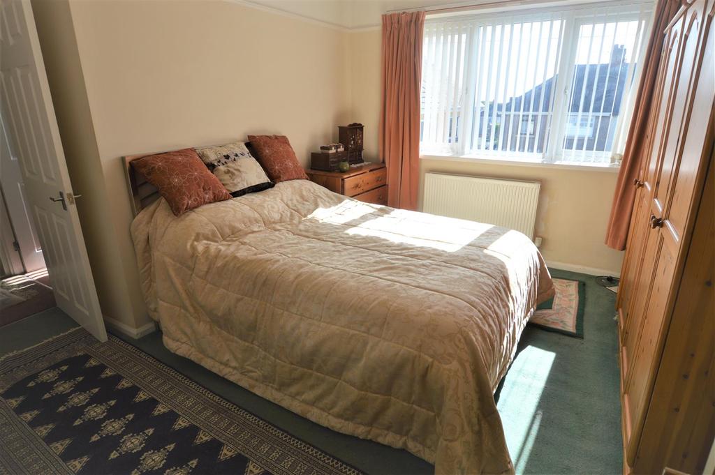 Bed1a.JPG