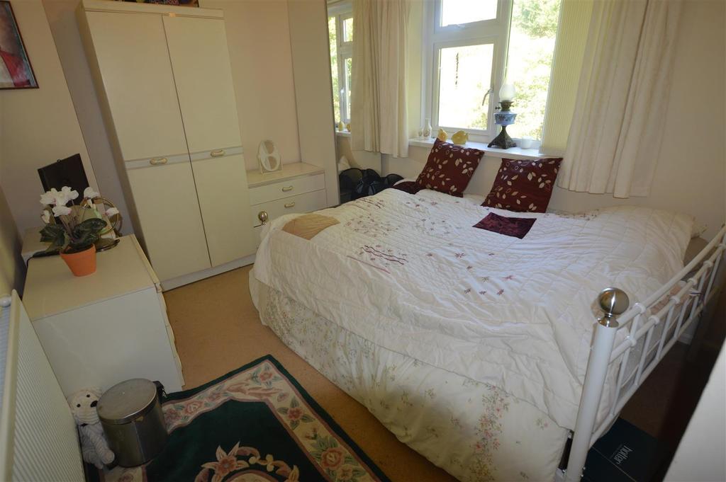 Bed2.JPG