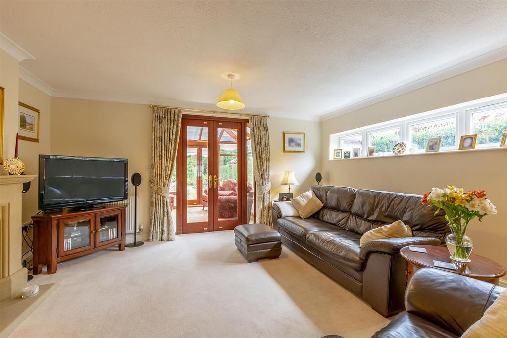 Lounge/Sitting Room