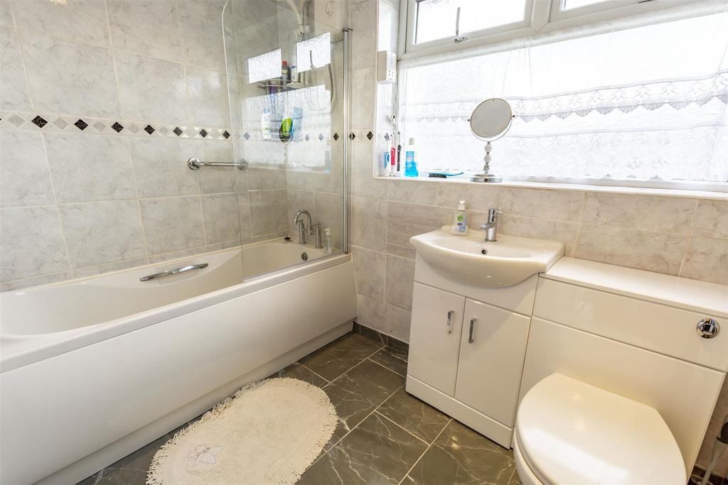 Bathroom (2)-HDR copy.jpg