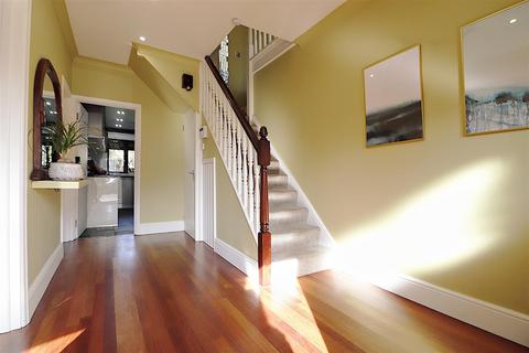 2 First Avenue, Bexleyheath, DA7 5SX