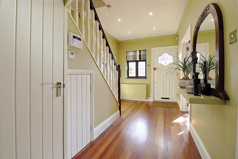 2 First Avenue, Bexleyheath, DA7 5SX