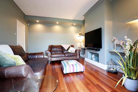 2 First Avenue, Bexleyheath, DA7 5SX
