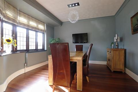 2 First Avenue, Bexleyheath, DA7 5SX