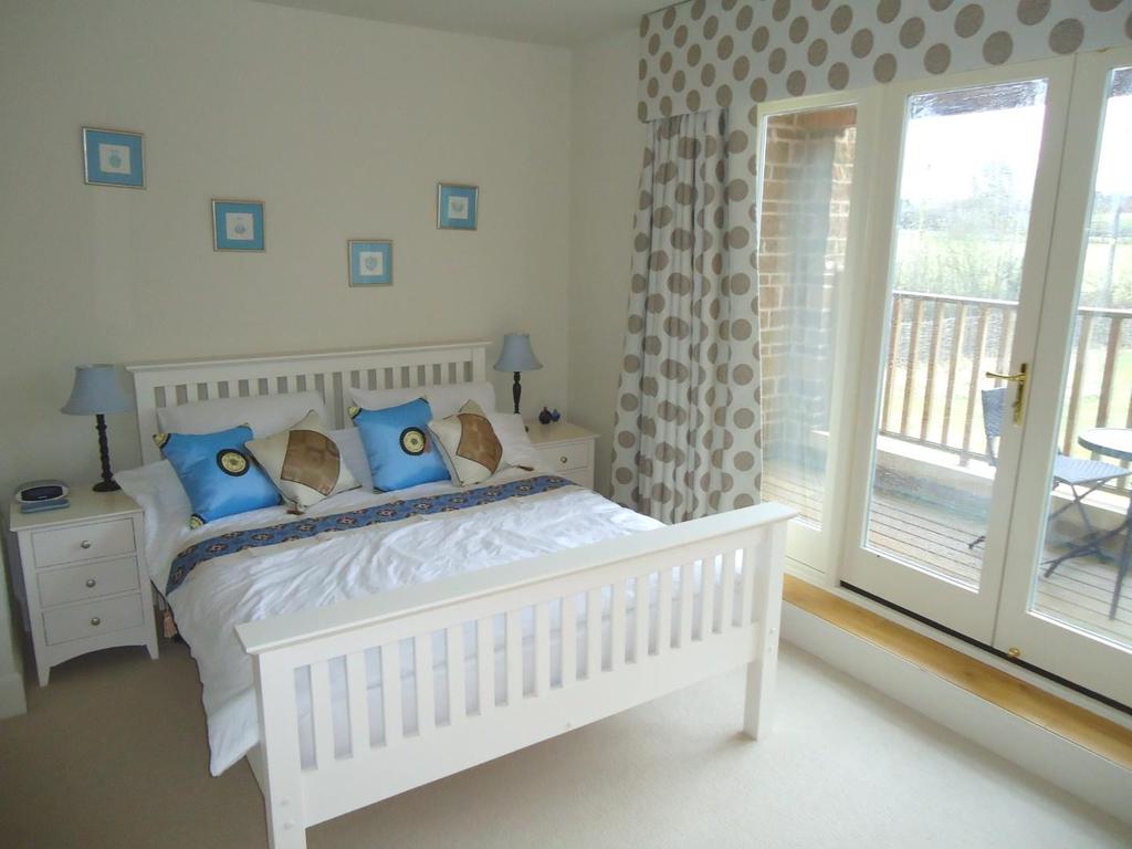 Bedroom 2.JPG