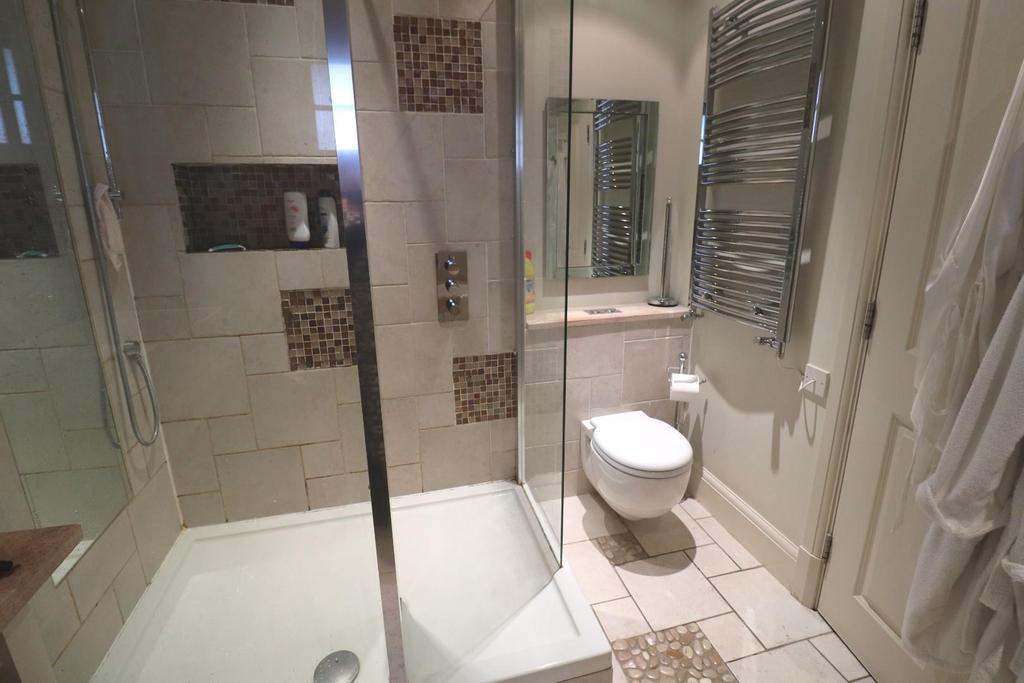 Master En-suite.JPG