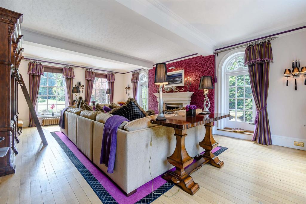 8460260-interior03v2-800.jpg