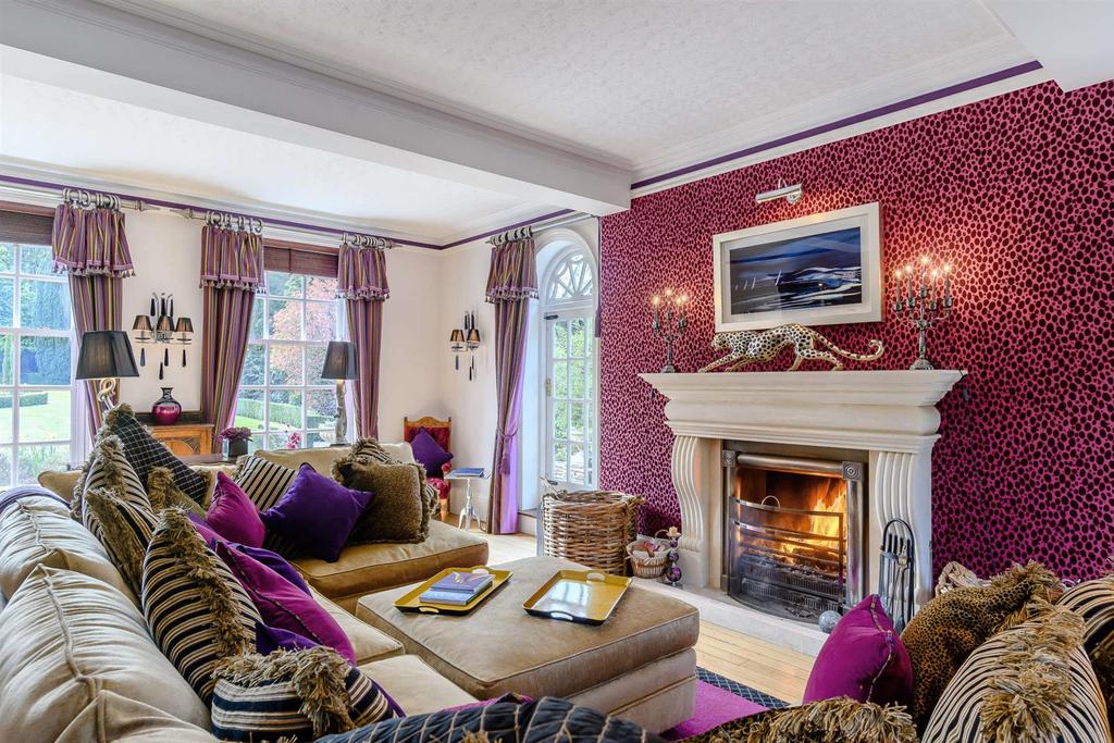 8460260-interior06v2-800.jpg