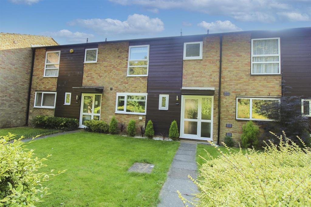 Coltstead, New Ash Green, Longfield 3 bed terraced house £1,500 pcm