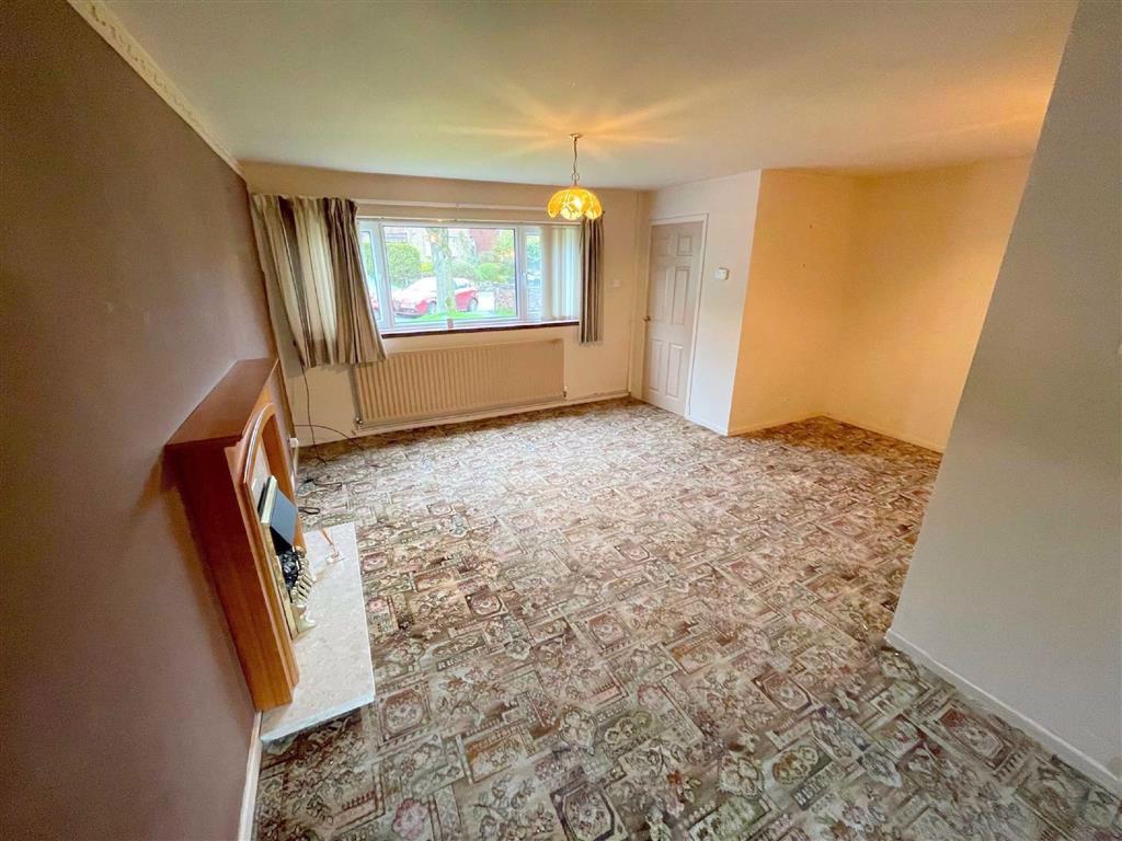 Hencroft, Leek 3 bed end of terrace house £164,950