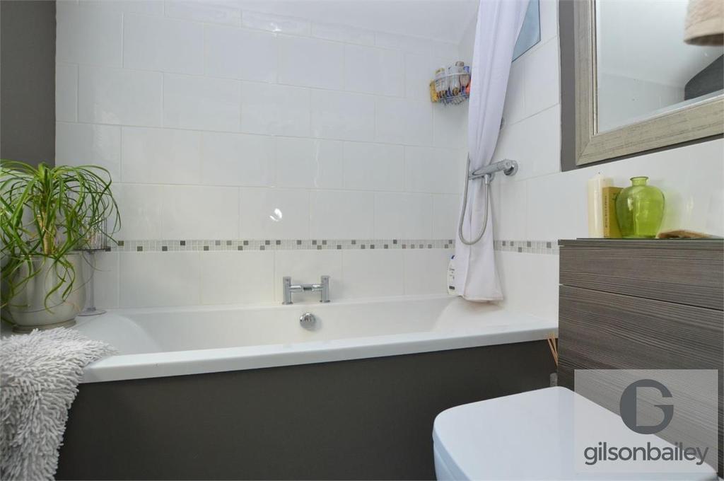 Bathroom 2.jpg