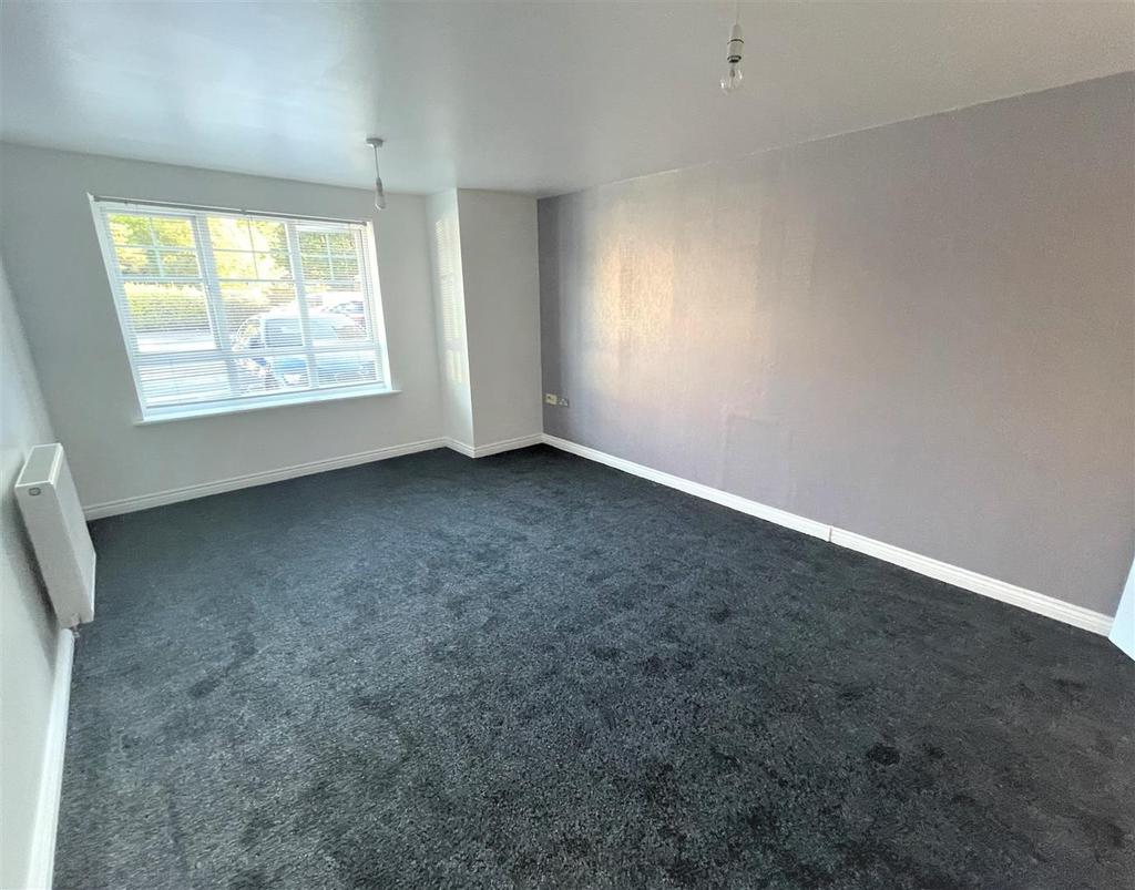 Ingot Close, Brymbo, Wrexham 2 bed apartment £100,000