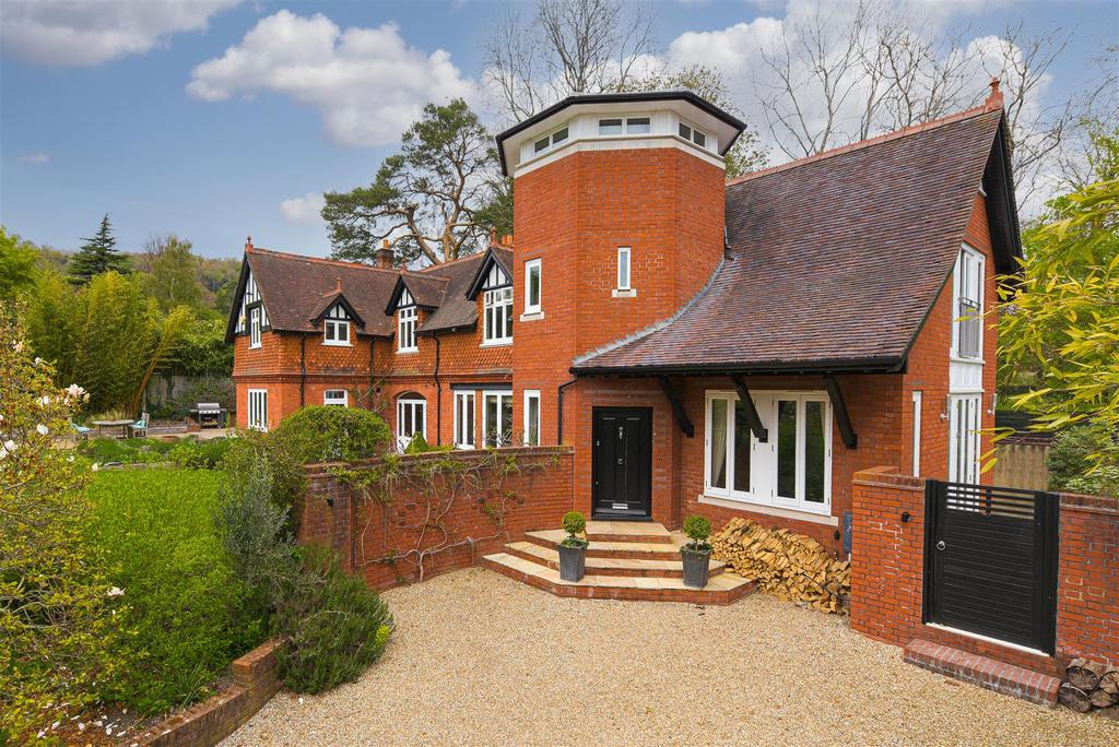 Beech Road, Reigate 5 bed detached house £2,250,000