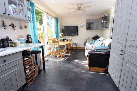 10a Sandringham Road, Barking, IG11 9AA