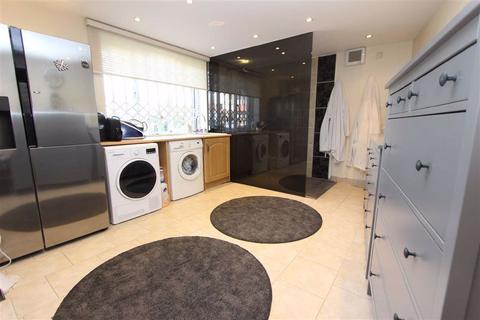 10a Sandringham Road, Barking, IG11 9AA