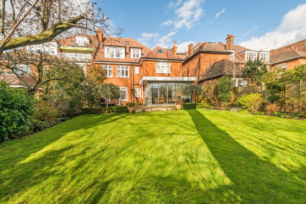 Bracknell Gardens, Hampstead, NW3 7 bed house £19,933 pcm (£4,600 pw)