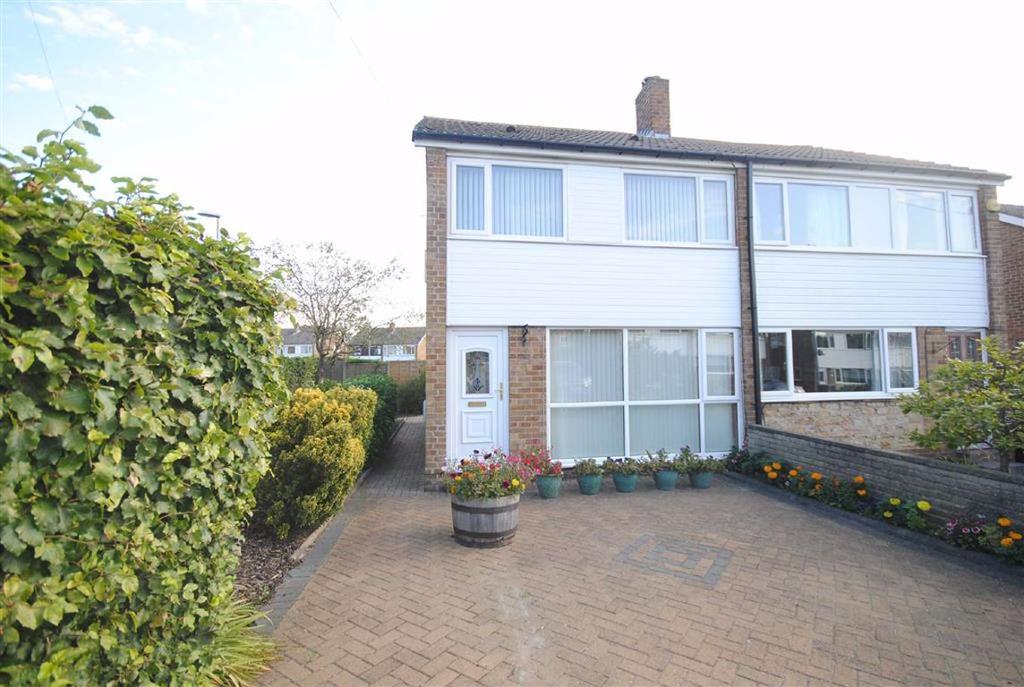 Road, Kippax, Leeds, LS25 3 bed semidetached house £205,000