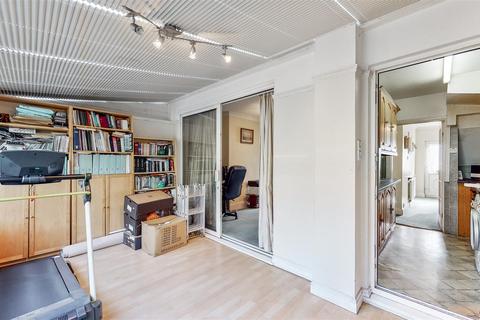 53 Bourne View, Greenford, UB6 7QS