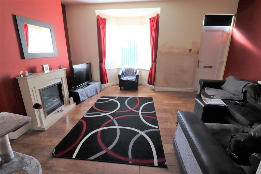 Spacious lounge