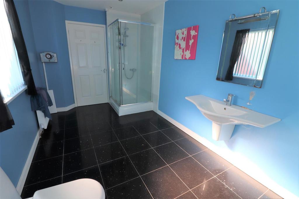 Luxury bathroom/w.c.