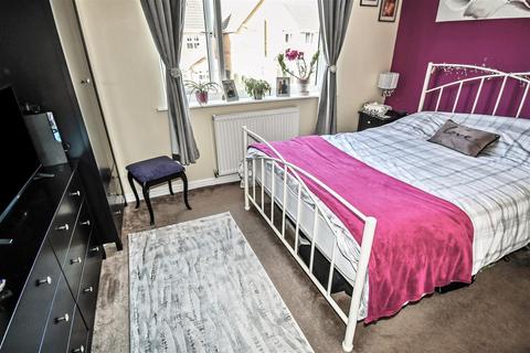33 Ferry Meadows Park, Kingswood, Hull, HU7 3DF