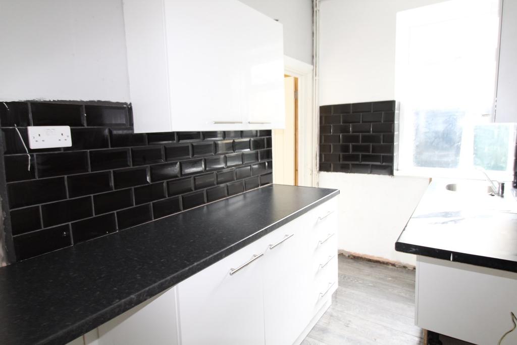 Staveley Road, Keighley, BD22 3 bed terraced house £69,995