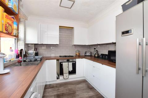 61 Arcon Road, Ashford, TN23 5BZ